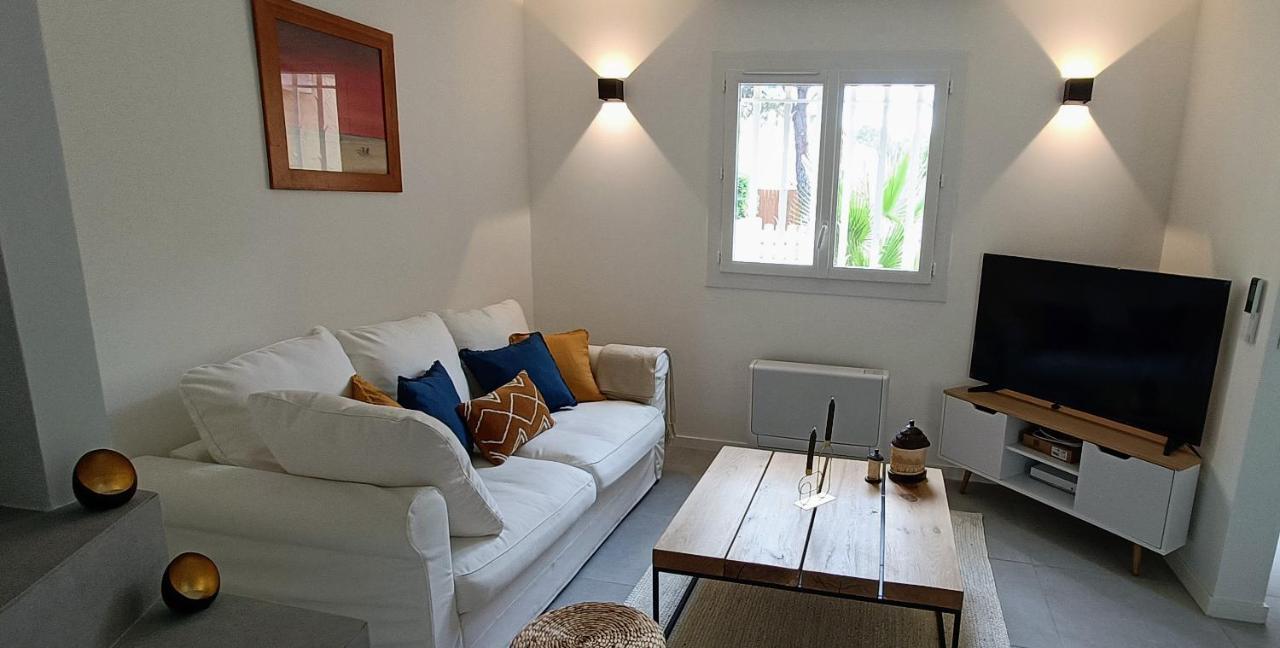 Belle Maison Mitoyenne De Standing Fréjus Kültér fotó
